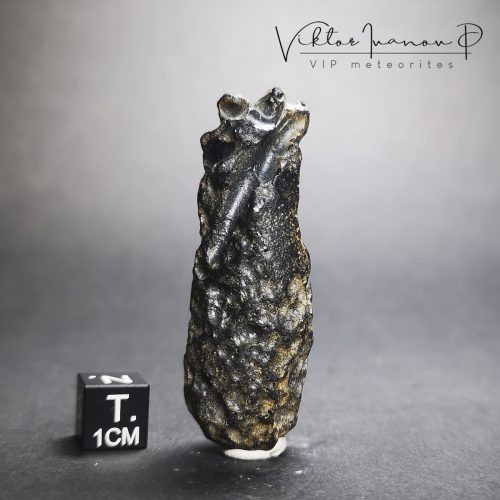 Indochinite. Meteorite impact. Tektite